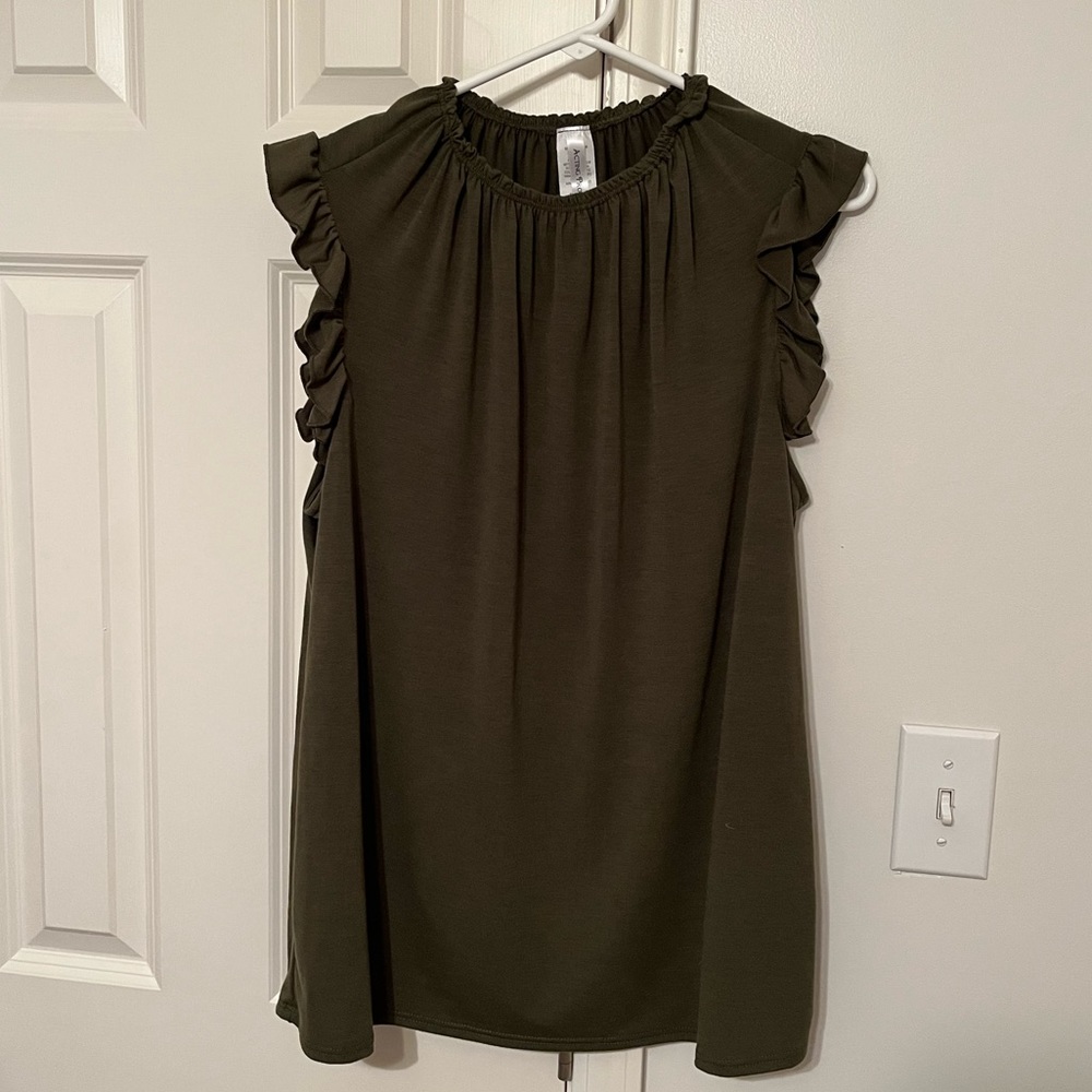 Soft Elastic Scrunched Neck Ruffle Top - Picture 5 of 9
